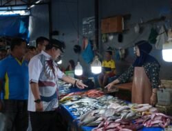 Pj Gubernur Sulbar, Bahtiar Bersama Forkopimda Tinjau Harga Pangan di Pasar, Sekaligus Gelar Gerakan Pangan Murah