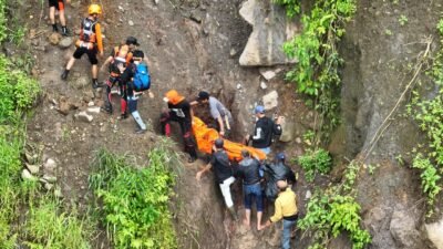 Tim SAR Temukan Jasad Petani yang Tenggelam di Air Terjun Takapala