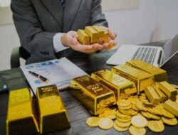 Harga Emas Turun pada 2 Mei 2025, Investor Diingatkan Tetap Waspada