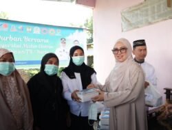 Bupati Gowa Salurkan Daging Kurban Bagi Kelompok Rentan