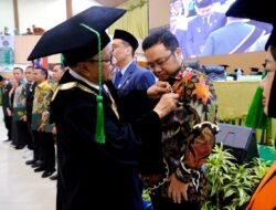 Penghargaan Istimewa: Wabup Gowa Raih Pin Emas dari UMI Makassar