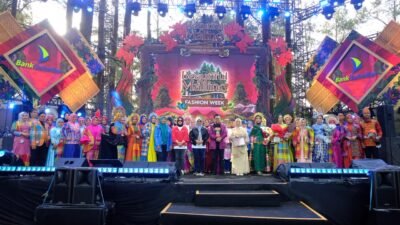 Cora’ La’ba: Warisan Budaya Gowa Bersinar di Panggung Fashion Beautiful Malino