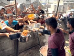 500 Warga Gaza di Khan Yunis, Nikmati Makanan  yang Disalurkan Tim Relawan