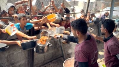 500 Warga Gaza di Khan Yunis, Nikmati Makanan  yang Disalurkan Tim Relawan