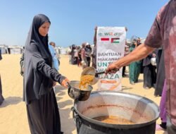 Harga Pangan Melonjak, WIZ dan KITA Palestina Salurkan Bantuan untuk 110 Keluarga di Gaza