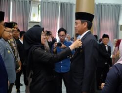 Pegawai Berjasa Terima Satyalancana dari Bupati Gowa