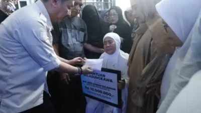 Mentan Amran Serahkan Santunan ke Keluarga Korban Demonstrasi