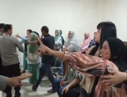 Sidang Ricuh, Keluarga Korban Mengamuk hingga Jatuh Pingsan di PN Gowa