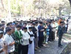 Pemkot Makaassar Gelar Sholat Ghaib dan Doa Bersama di Pelataran Gedung DPRD