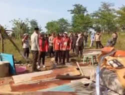 Belasan Rumah Porak Poranda Diterjang Angin Puting Beliung di Gowa, Satu Rumah Warga Rubuh 