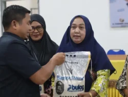 Wali Kota Tasming Hamid Salurkan Rastra untuk 2.202 Keluarga Penerima di Parepare