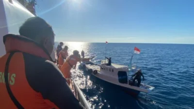 Pemerintah Kecamatan Sangkarrang Turut Bantu Pencarian Nelayan Hilang