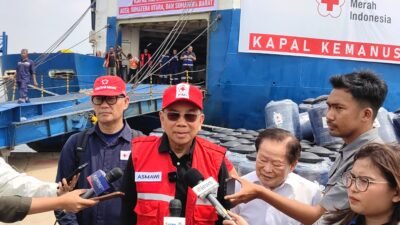 PMI Berangkatkan Kapal Kemanusiaan Bawa 60 Tangki Air dan Bantuan Logistik ke Aceh, Sumut, dan Sumbar
