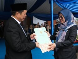 Pemkab Gowa Serahkan Sertifikat Hibah Pembangunan Kantor Haji dan Umrah