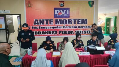 3 Keluarga Dekat Penumpang ATR 42-500 Datangi Posko DVI untuk Pengambilan Sampel