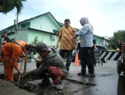 Respon Cepat Keluhan Warga, Wali Kota Munafri Tinjau dan Perbaiki Jalan Garuda, Mariso