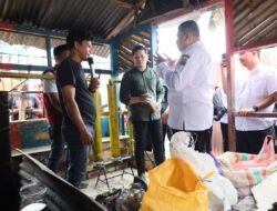 Anak Muda Makassar Sulap Sampah Plastik Jadi BBM