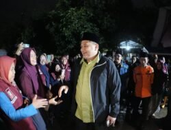 Tengah Malam, Munafri Datangi Posko Banjir di Biringkanaya, Pastikan Kebutuhan Warga Terpenuhi