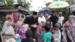 Semangat Ramadan, Anak Kapolres Gowa Berbagi Sembako ke Kaum Dhuafa 
