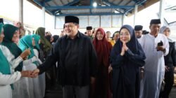 Wali Kota Makassar- Ketua TP PKK Bareng SKPD Tutup Safari Ramadan di Kecamatan Kepulauan Sangkarrang