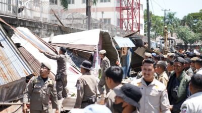 Pemkot Makassar Tertibkan PKL di Ujung Tanah, Utamakan Dialog dan Solusi