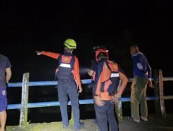 Dua Wisatawan Terseret Arus di Sungai Kalimborang Maros, Tim SAR Lakukan Pencarian 