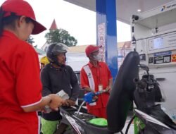 Antrean di SPBU, Pertamina Pastikan Belum Ada Kenaikan Harga BBM