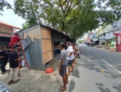 Ganggu Saluran Drainase dan Kebersihan, Lapak Liar di Tallo Dibongkar
