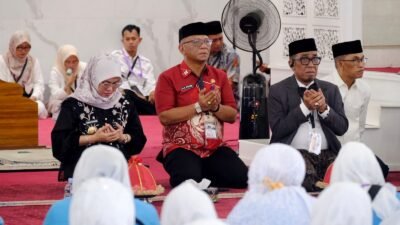 Suasana Haru Melepas JCH Kloter Pertama, Bupati Gowa Titip Doa Untuk Kemajuan Daerah
