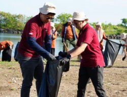 GMTD Gelar Bersih-bersih Pantai Akkarena, 306 Kilogram Sampah Berhasil Dikumpulkan