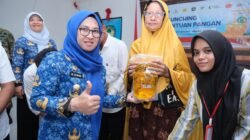 70 Ribu Warga Nikmati Bantuan Pangan Pemkab Gowa dan BULOG 