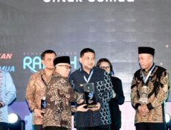 Kota Makassar Raih Penghargaan Hardiknas 2026, Munafri Tegaskan Semua Anak Wajib Sekolah