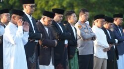 Munafri-Aliyah Kompak Salat Idul Adha Bersama Ribuan Warga di Karebosi, Serukan Perkuat Kepedulian Sosial