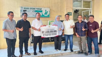 Gubernur Sulsel Serahkan Bantuan 1 Miliar ke Pemkab Gowa Untuk Percepatan Pemulihan RSUD Syekh Yusuf 
