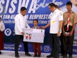Komitmen Majukan Pendidika di Parepare, Wali Kota Tasming Salurkan BSM dan Beasiswa Berprestasi