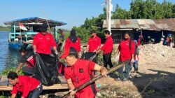 PDI Perjuangan Kota Makassar Gelar Bersih Lingkungan dan Penanaman Pohon di Bantaran Danau 