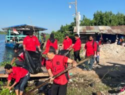 PDI Perjuangan Kota Makassar Gelar Bersih Lingkungan dan Penanaman Pohon di Bantaran Danau 