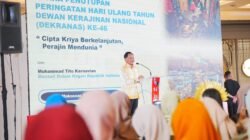 Mendagri Tito Karnavian Kenakan Sutra Gowa, Penjualan Dekranasda Tembus Rp45 Juta