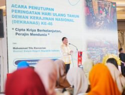Mendagri Tito Karnavian Kenakan Sutra Gowa, Penjualan Dekranasda Tembus Rp45 Juta