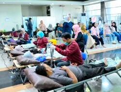 Semarak HUT ke-102, Perumda Air Minum Makassar dan Karang Taruna Gelar Donor Darah