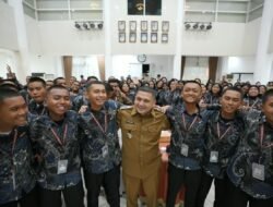 Sukses Kibarkan Merah Putih, Munafri Jamu 70 Paskibraka Makassar Serta Berikan Uang Tunai 