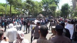 Ratusan Massa Geruduk Kantor Bupati Gowa, Tuntut Husniah Talenrang Cabut Penonaktifan Pejabat