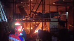 Rumah Panggung di Permukiman Padat Gowa Ludes Terbakar, Cucu Pemilik Histeris