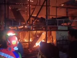 Rumah Panggung di Permukiman Padat Gowa Ludes Terbakar, Cucu Pemilik Histeris