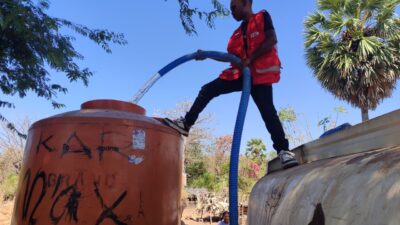 Gempa Nagekeo Bikin Warga Kesulitan Air, PMI Salurkan 20.000 Liter ke 3 Desa