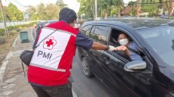 Abu Vulkanik Gunung Anak Krakatau Mengancam Warga, PMI Salurkan 1 Juta Masker