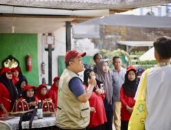 Api yang Menyala untuk Mereka yang Tak Mau Melihat Terang