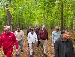Di Tengah Kesibukan Kuliah di AS, JK Tetap Jogging Pagi di Hutan Kota DeKalb