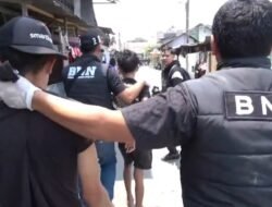 Gerebek Markas Narkoba di Makassar, 27 Orang Diamankan Bersama Sabu dan Senjata Tajam