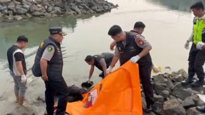 Mayat Pria Tanpa Identitas Ditemukan di Kanal CPI Makassar, Dokpol Lakukan Identifikasi